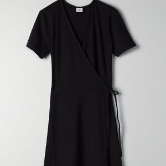 Aritzia Sunday Best Giselle Wrap Dress NWOT - Picture 1 of 12